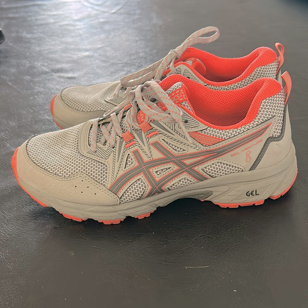 ASICS Sneakers